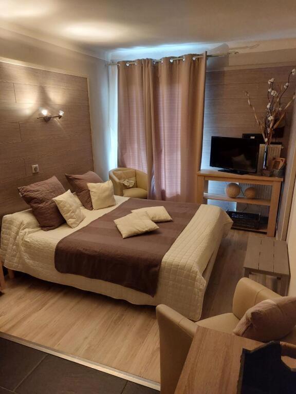 Hotel & Restaurant Le Chalvet Embrun Kültér fotó