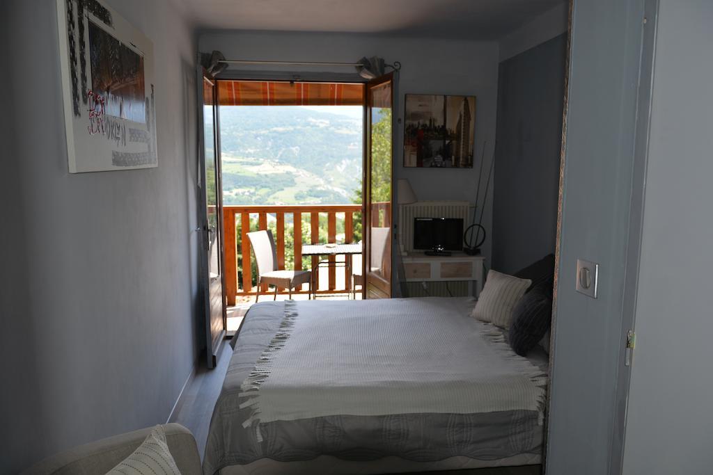 Hotel & Restaurant Le Chalvet Embrun Szoba fotó