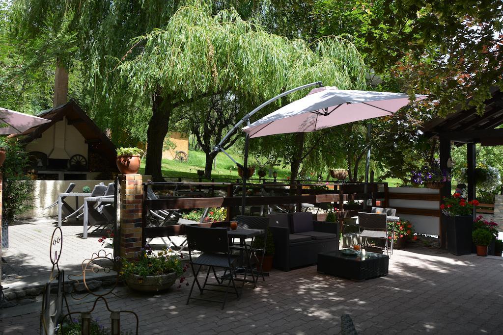 Hotel & Restaurant Le Chalvet Embrun Kültér fotó